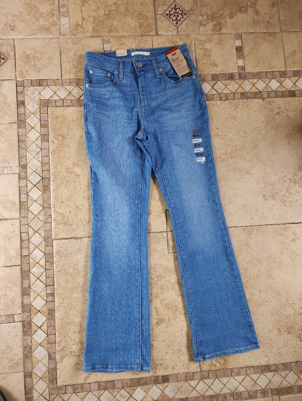 Levi's Women's 725 High Rise Bootcut Jeans
